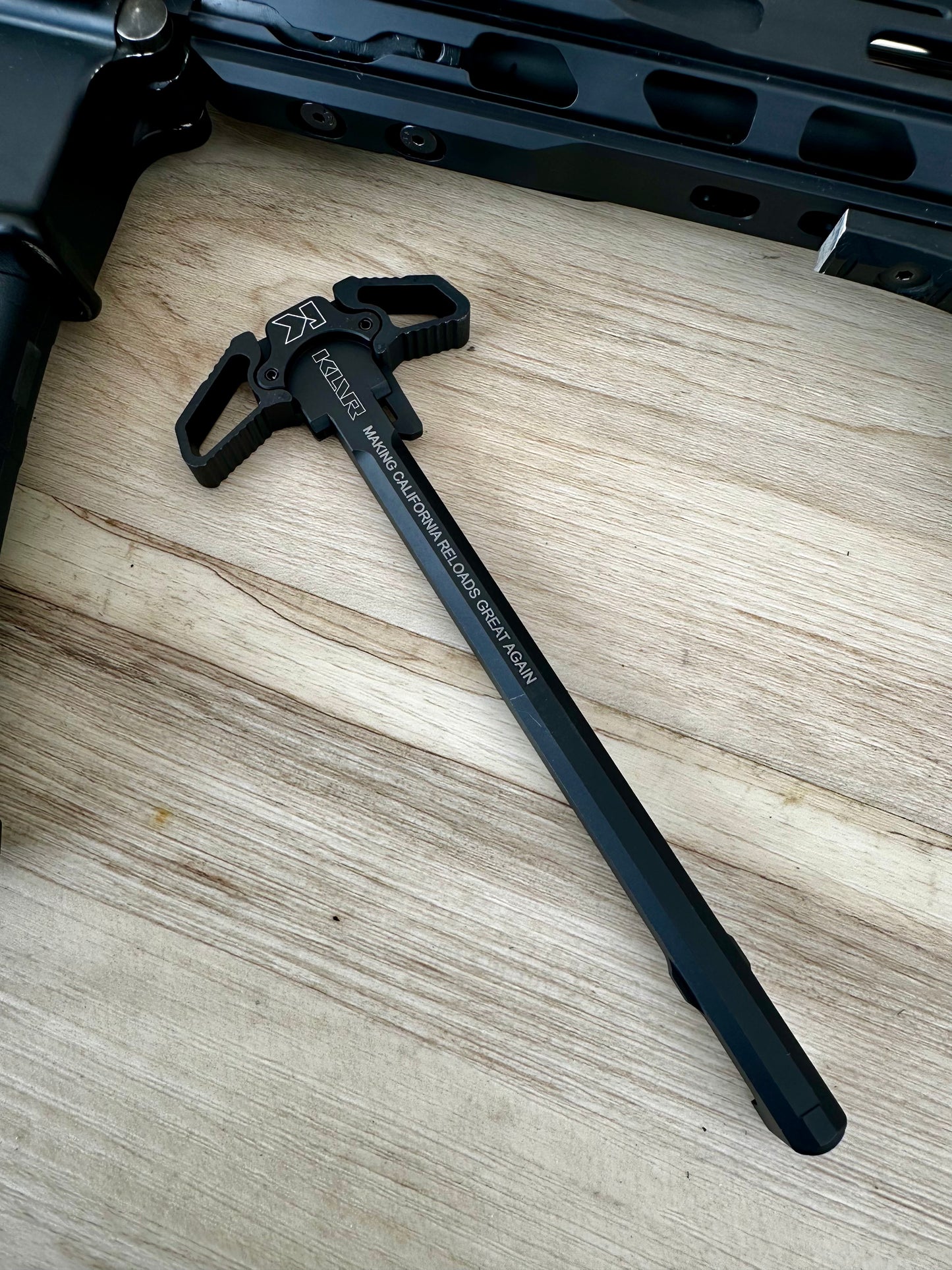 AMBIDEXTROUS CHARGING HANDLE